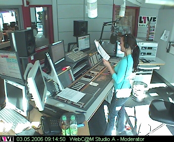mp_1live_060503_02.jpg