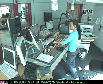 mp_1live_060503_04.jpg