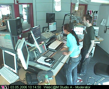 mp_1live_060503_06.jpg