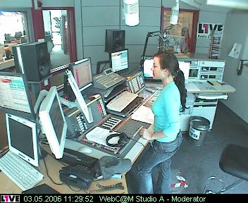 mp_1live_060503_11.jpg