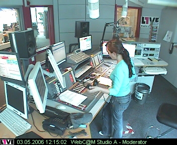 mp_1live_060503_14.jpg