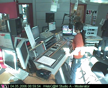 mp_1live_060504_01.jpg