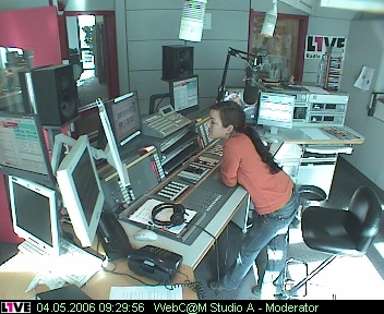 mp_1live_060504_03.jpg