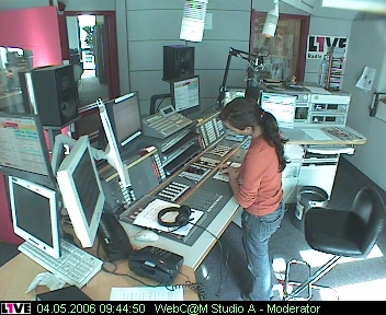 mp_1live_060504_04.jpg