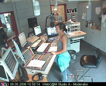 mp_1live_060808_64.jpg