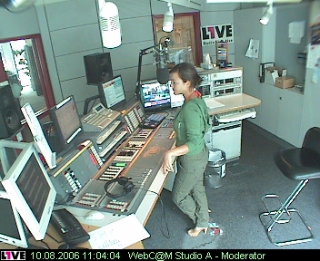 mp_1live_060810_31.jpg