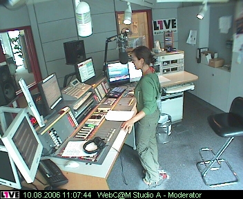 mp_1live_060810_33.jpg