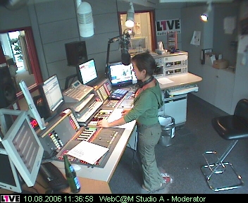 mp_1live_060810_37.jpg