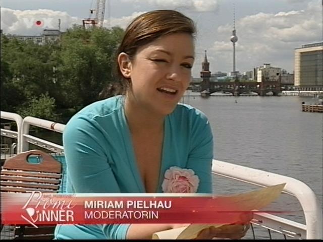mp_promidinner050827_406.jpg
