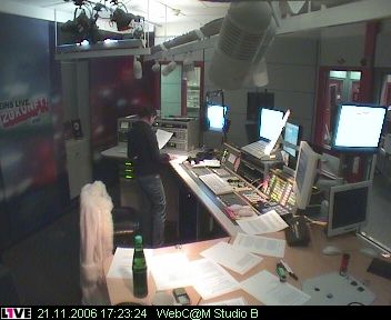 mp_1live_061121_14.jpg