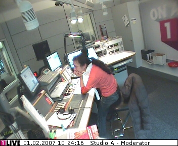 mp_1live_070201_025.jpg