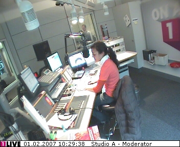 mp_1live_070201_030.jpg