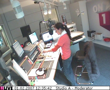 mp_1live_070201_099.jpg
