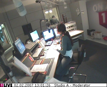 mp_1live_070202_136.jpg