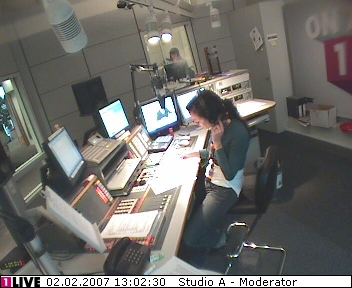 mp_1live_070202_137.jpg