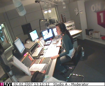 mp_1live_070202_146.jpg