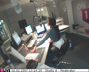 mp_1live_070202_148.jpg