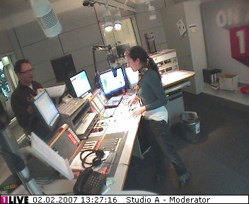 mp_1live_070202_157.jpg