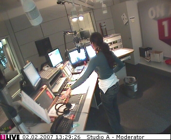 mp_1live_070202_159.jpg