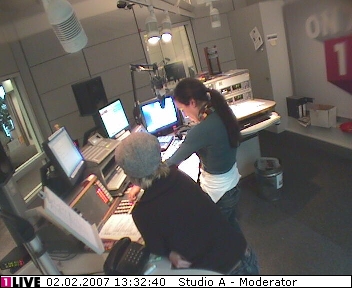 mp_1live_070202_162.jpg