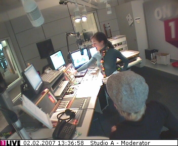 mp_1live_070202_166.jpg