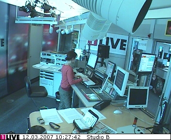 mp_1live_070312_01.jpg