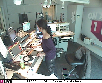 mp_1live_070315_37.jpg