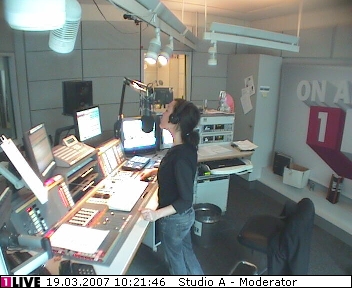mp_1live_070319_17.jpg