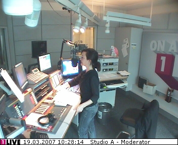 mp_1live_070319_18.jpg