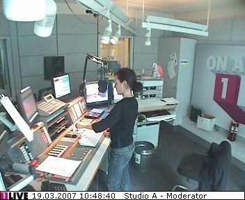 mp_1live_070319_23.jpg