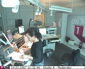 mp_1live_070319_32.jpg