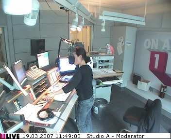 mp_1live_070319_38.jpg
