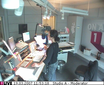mp_1live_070319_41.jpg