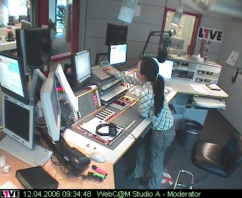 mp_1live_060412_33.jpg