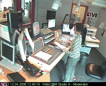 mp_1live_060412_75.jpg