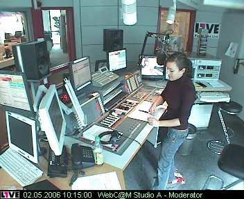 mp_1live_060502_03.jpg