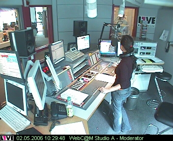 mp_1live_060502_04.jpg