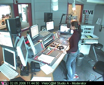 mp_1live_060502_09.jpg
