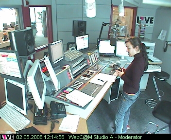 mp_1live_060502_11.jpg