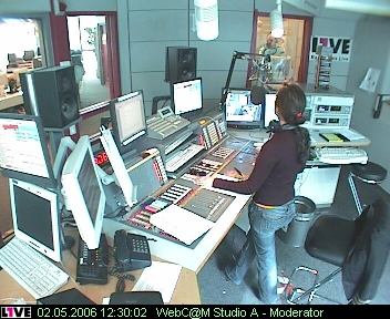 mp_1live_060502_12.jpg