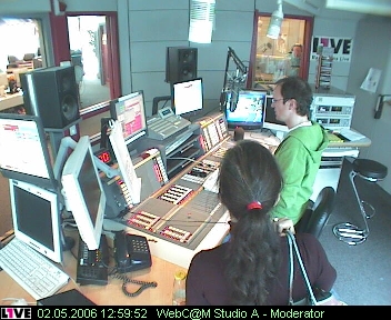 mp_1live_060502_14.jpg