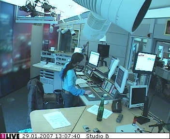 mp_1live_070129_128.jpg