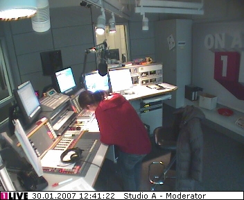 mp_1live_070130_100.jpg