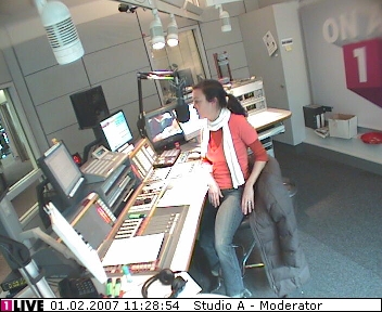mp_1live_070201_070.jpg