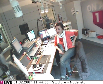 mp_1live_070201_080.jpg