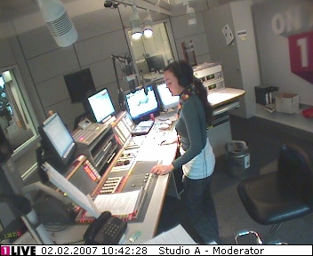 mp_1live_070202_044.jpg