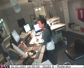 mp_1live_070202_051.jpg