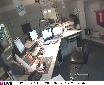 mp_1live_070202_057.jpg