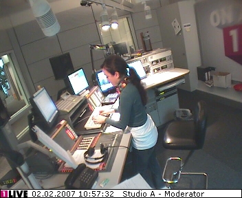 mp_1live_070202_058.jpg