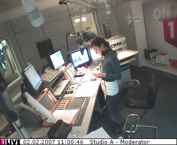 mp_1live_070202_061.jpg